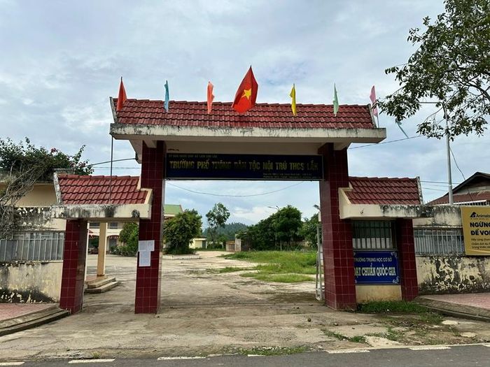  Trường Phổ thông Dân tộc Nội trú huyện Lắk (cũ).
