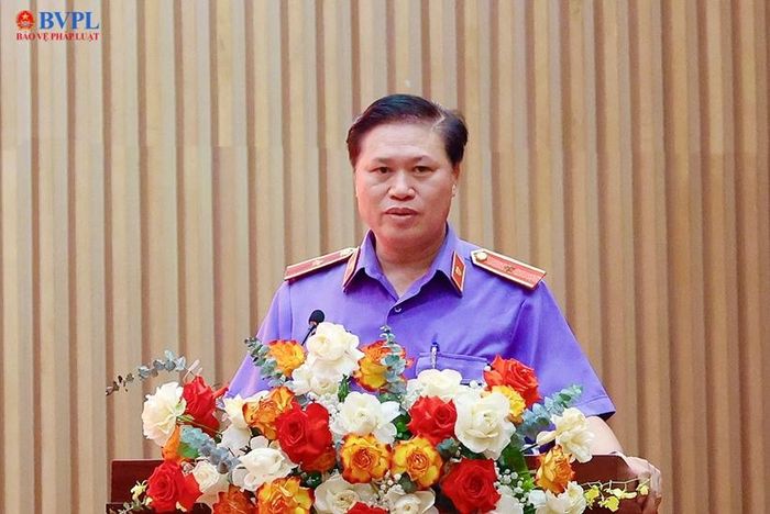 Đồng chí Nguyễn Đức Bằng, Bí thư Đảng ủy, Thủ trưởng Cơ quan điều tra VKSND tối cao thay mặt Đảng ủy, lãnh đạo đơn vị phát biểu.