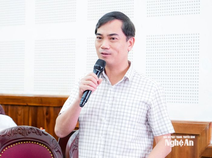 Giám đốc Sở Giáo dục và Đào tạo Nguyễn Văn Khoa phát biểu thảo luận. Ảnh: Phạm Bằng