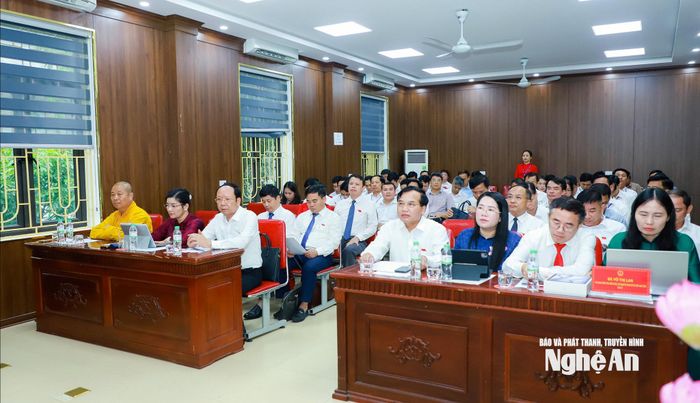 Các đại biểu dự phiên thảo luận tại Tổ 2. Ảnh: Thành Duy