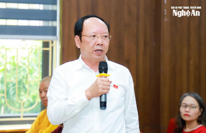 Phó Chủ tịch Thường trực UBND tỉnh Bùi Thanh An phát biểu giải trình một số nội dung. Ảnh: Thành Duy