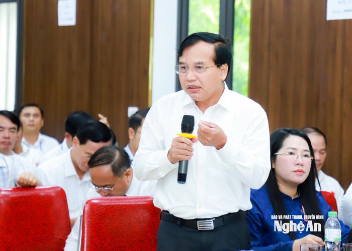 Phó Chủ tịch HĐND tỉnh Nguyễn Như Khôi phát biểu thảo luận. Ảnh: Thành Duy