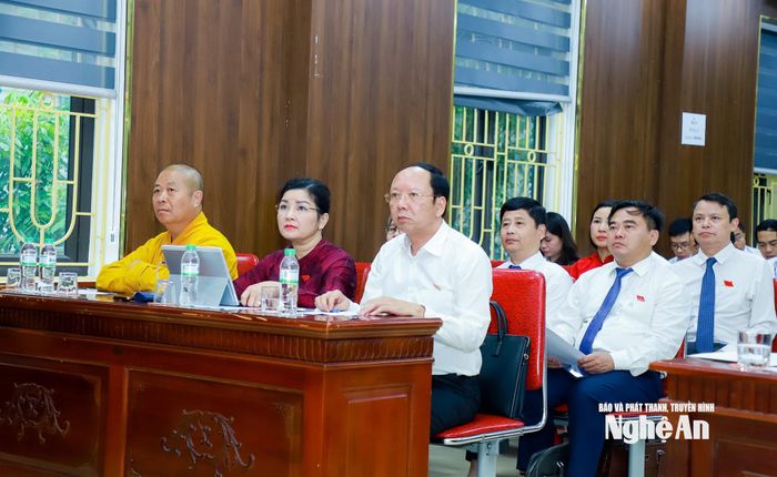 Các đại biểu dự phiên thảo luận tại Tổ 2. Ảnh: Thành Duy