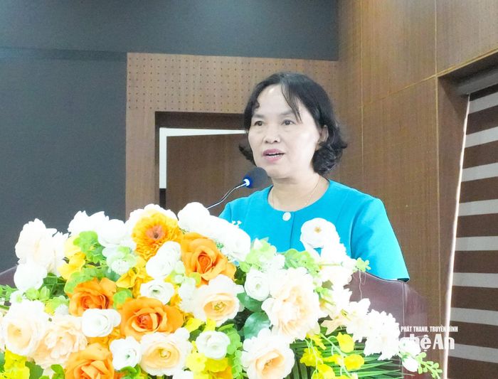 Phó Giám đốc Sở Nông nghiệp và Môi trường Võ Thị Nhung tiếp thu và giải trình những vấn đề thuộc lĩnh vực ngành quản lý. Ảnh: Mai Hoa