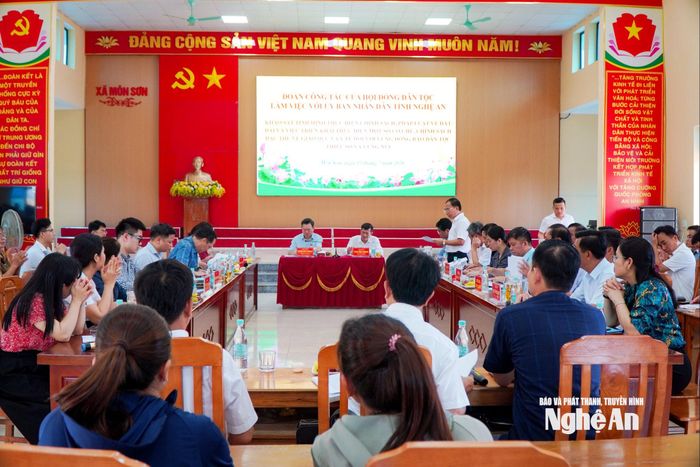 Quang cảnh buổi làm việc. Ảnh: Bá Hậu