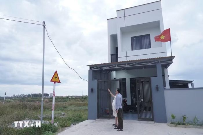 Việc dự án chậm tiến độ trong thời gian dài đã ảnh hưởng đến đời sống, sinh hoạt của nhiều hộ dân cũng như ảnh hưởng đến quá trình hoàn thiện hạ tầng đô thị. (Ảnh: Thanh Thủy/TTXVN)