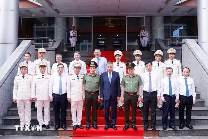 Tổng Bí thư, Chủ tịch nước Tô Lâm và các đại biểu. (Ảnh: Thống Nhất/TTXVN)
