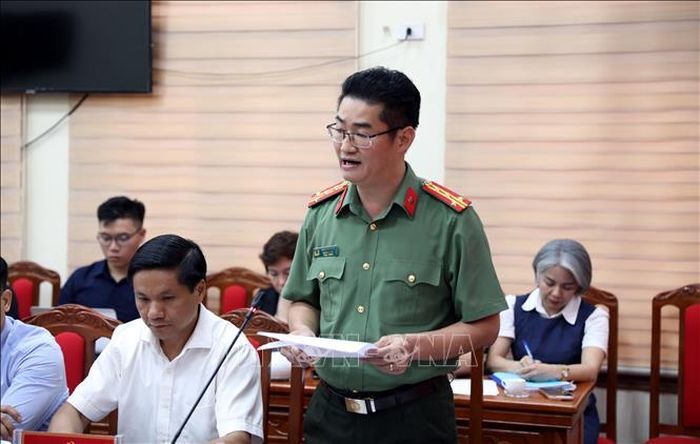 Đại diện lãnh đạo Công an tỉnh Tuyên Quang thông tin với báo chí tại cuộc họp báo chiều 9/7/ 2026.