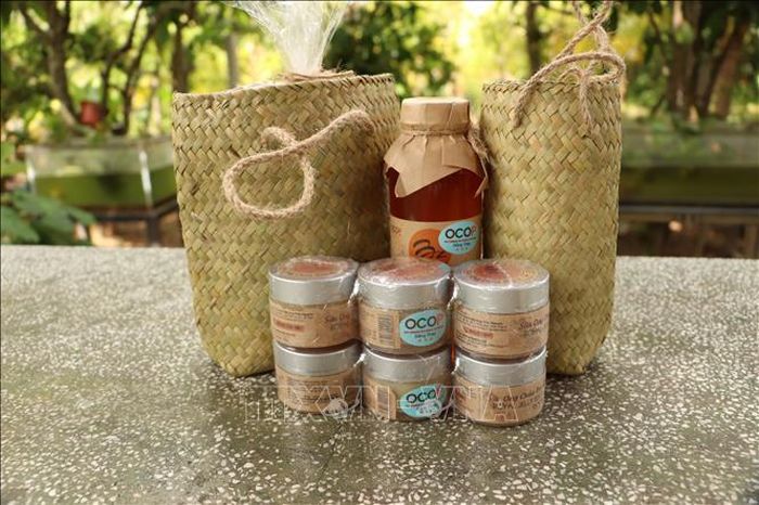 Bộ sản phẩm OCOP 4 sao của Mắm Bà Hai Diễm, Phú Thành (Đồng Tháp) được nhiều khách du lịch nước ngoài lựa chọn làm quà tặng.