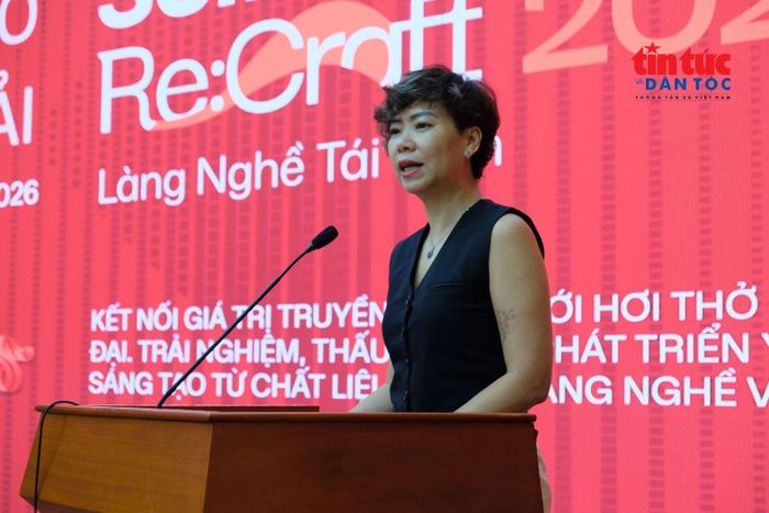 Bà Bùi Thị Thanh Hương, Tổng biên tập Tạp chí Kiến trúc phát biểu.