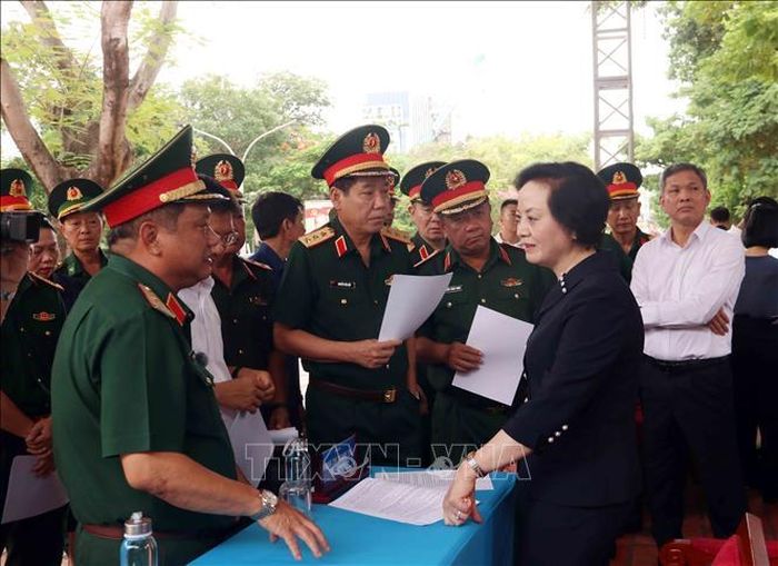 Phó Thủ tướng Phạm Thị Thanh Trà chỉ đạo công tác chuẩn bị Lễ triển khai tìm kiếm, quy tập hài cốt liệt sĩ tại Công viên Lê Thị Riêng, chiều 5/7/2026. Ảnh: Xuân Khu/TTXVN