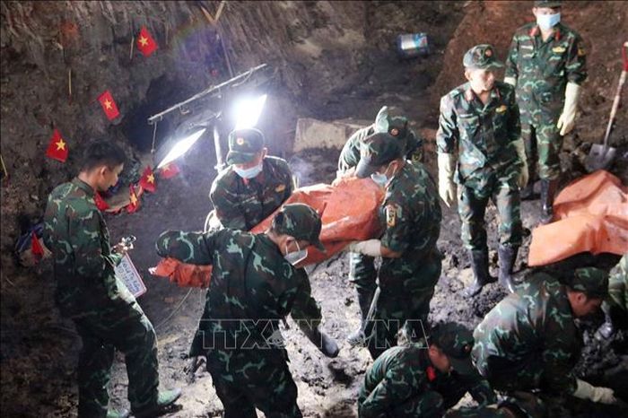 Thêm một Anh hùng liệt sĩ được tìm thấy tại Công viên Lê Thị Riêng. Ảnh: Xuân Khu/TTXVN