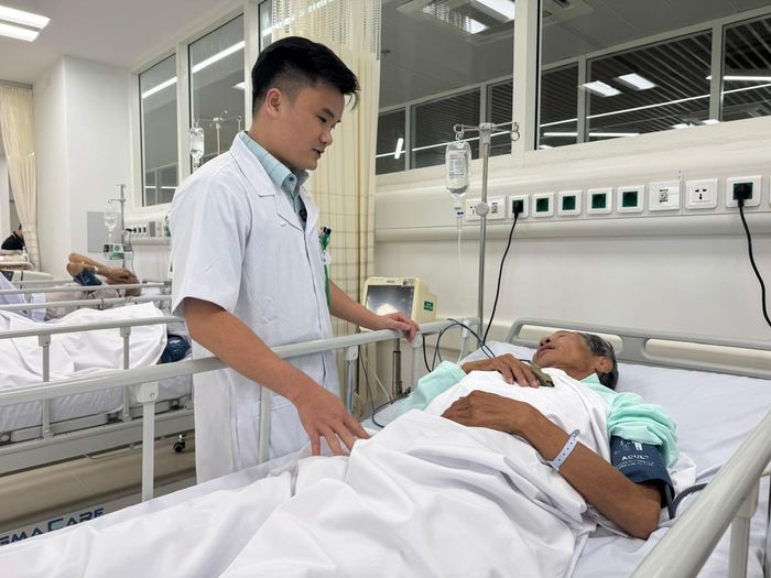 Nhiều ca cấp cứu được xử trí thành công ngay trong những ngày đầu Bệnh viện Việt Đức cơ sở đi vào hoạt động. Ảnh: Tạ Nguyên