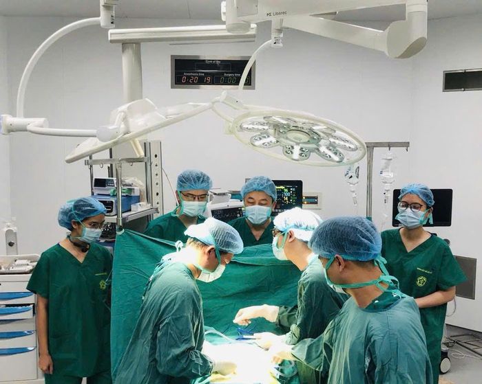 Hệ thống phòng mổ hiện đại của Bệnh viện Bạch Mai cơ sở Ninh Bình đã hoạt động tối đa công suất. Ảnh: BV