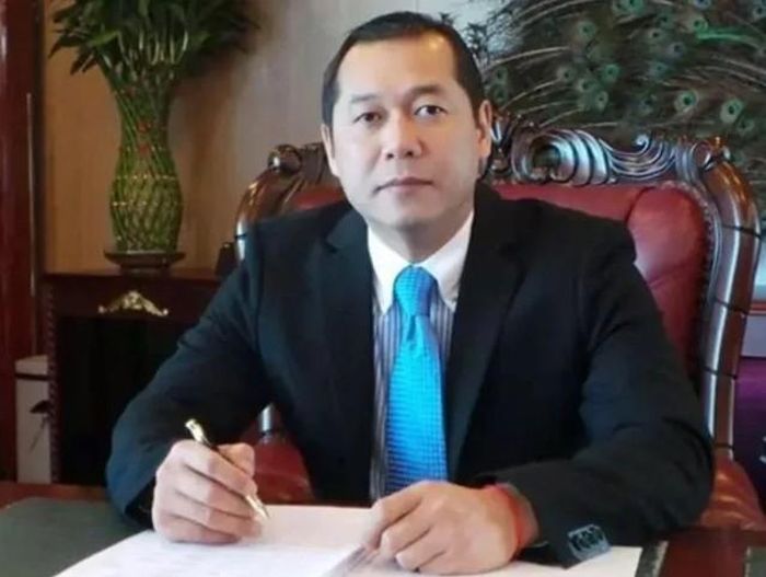 Chân dung doanh nhân Nguyễn Quốc Toàn, chồng Á hậu Dương Trương Thiên Lý.
