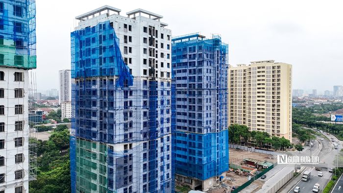 Ghi nhận của Người Đưa Tin, các tòa nhà tại dự án đang được cải tạo, sơn sửa nhằm chuyển đổi công năng sử dụng.