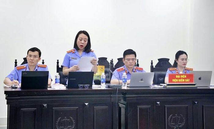Đại diện VKS tại phiên tòa.