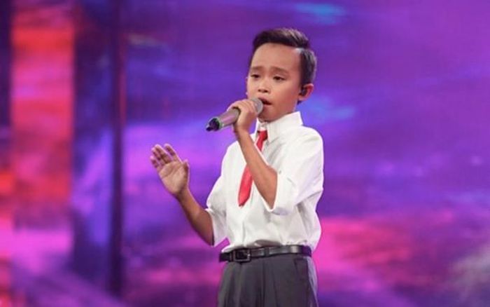 Hồ Văn Cường từng là hiện tượng truyền hình, đăng quang quán quân Vietnam Idol Kids 2016 (Thần tượng âm nhạc nhí 2016).