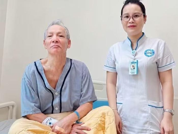 Sau can thiệp lấy ống sonde JJ, hiện sức khỏe bệnh nhân ổn định và tiếp tục được theo dõi. Ảnh: Báo Gia Lai.