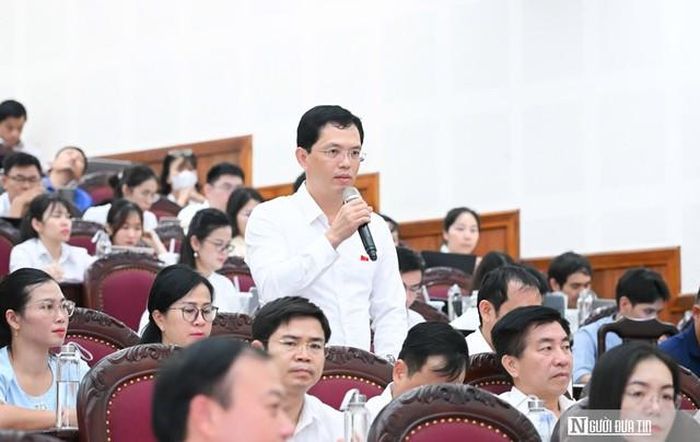 Ông Trịnh Thanh Hải - Giám đốc sở Tài chính Nghệ An phát biểu tại phiên thảo luận. 