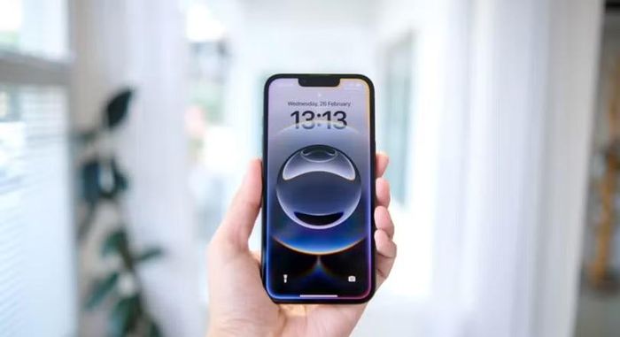 iPhone 16e giảm giá sâu vẫn sở hữu chip xử lý AI cao cấp. Ảnh: BGR.
