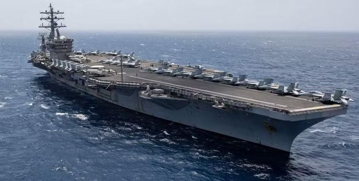 Tàu USS Dwight D. Eisenhower. Ảnh: MW.