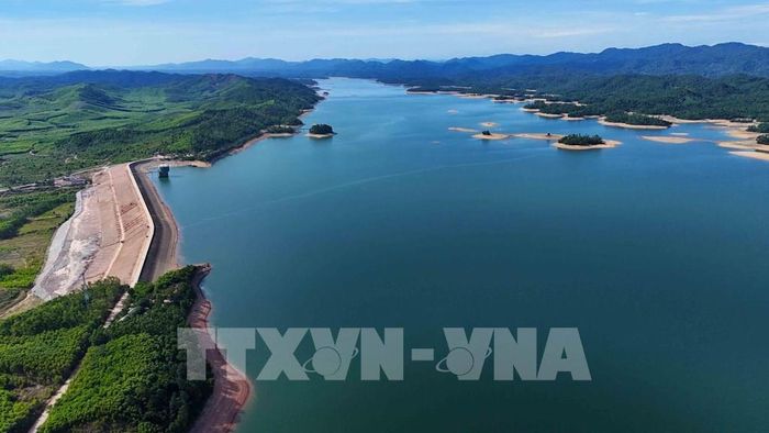Công trình hồ Kẻ Gỗ được quan tâm đầu tư, tiếp tục phát huy vai trò là công trình thủy lợi trọng điểm của Hà Tĩnh. Ảnh: Hữu Quyết – TTXVN