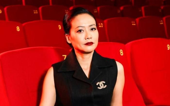 Bền bỉ với nghệ thuật suốt nhiều thập kỷ, Hồng Ánh tiếp tục khẳng định dấu ấn ở vai trò diễn viên, đạo diễn và nhà sản xuất.