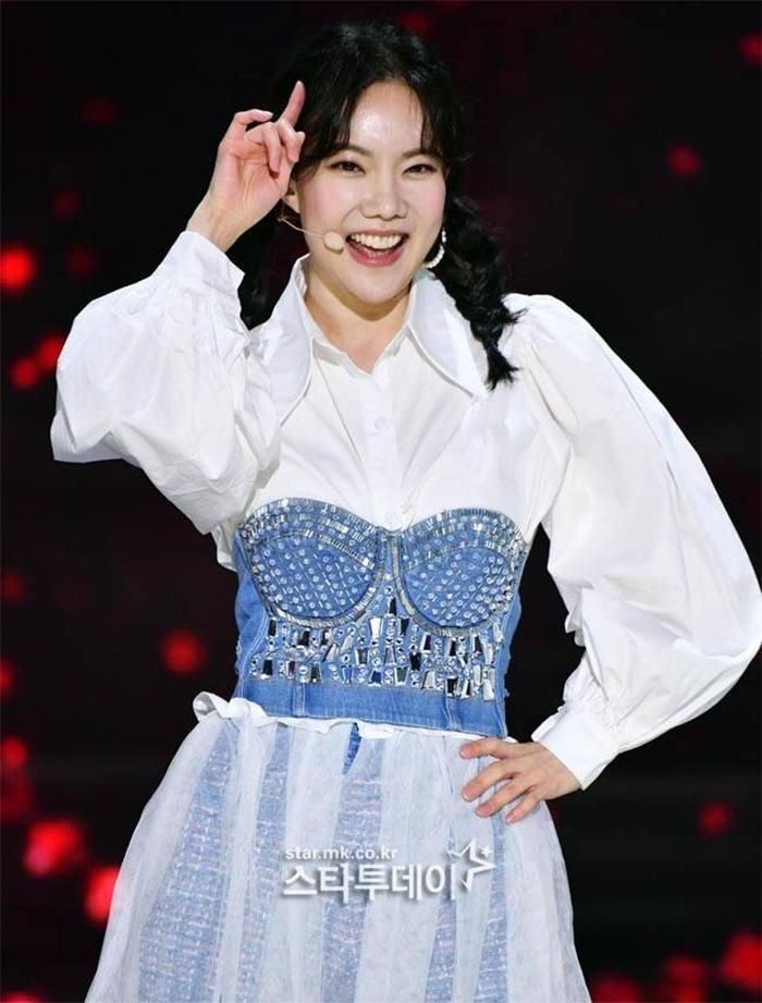 Trước đó, Kim Na Hee từng gây chú ý khi tham gia một buổi xem mắt với Kim Dong Young - con trai của nghệ sĩ hài Kim Hak Rae.