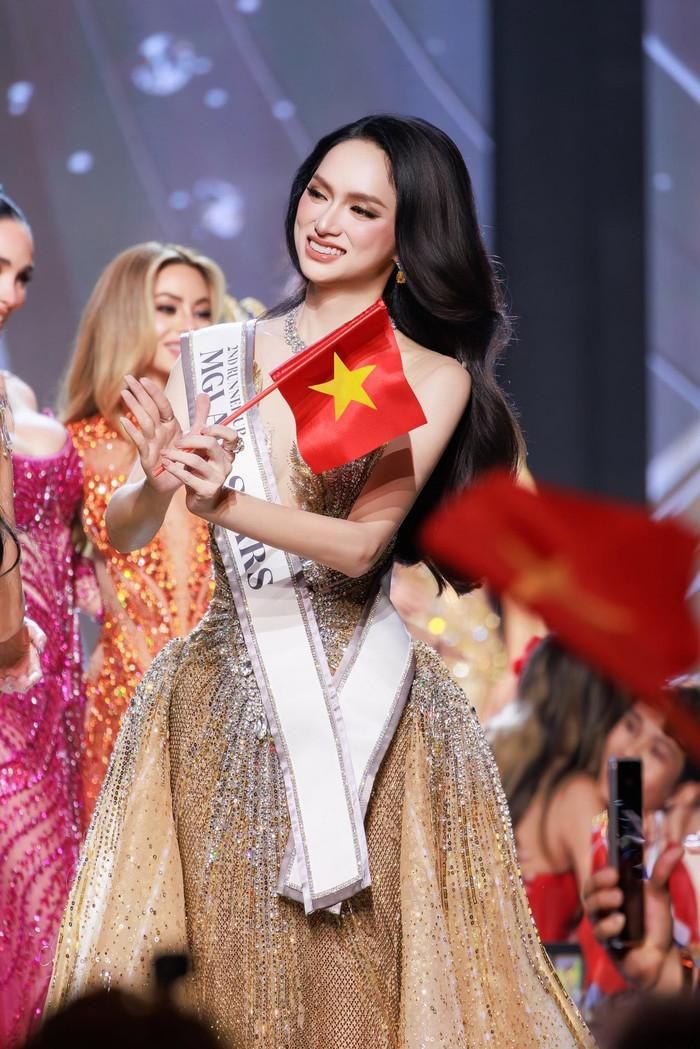 Hoa hậu Hương Giang giành danh hiệu Á hậu 2 tại MGI All Stars. (Ảnh: FBNV)