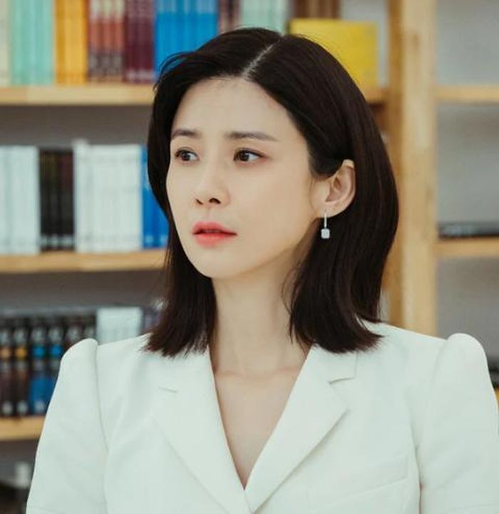 Lee Bo Young có thể vào vai Hong Mal Geum, một điều tra viên tòa án gia đình giàu bản lĩnh.