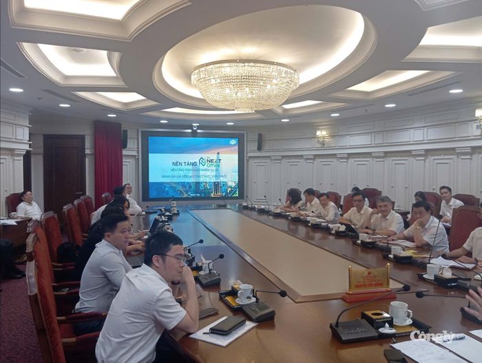 Toàn cảnh buổi làm việc.