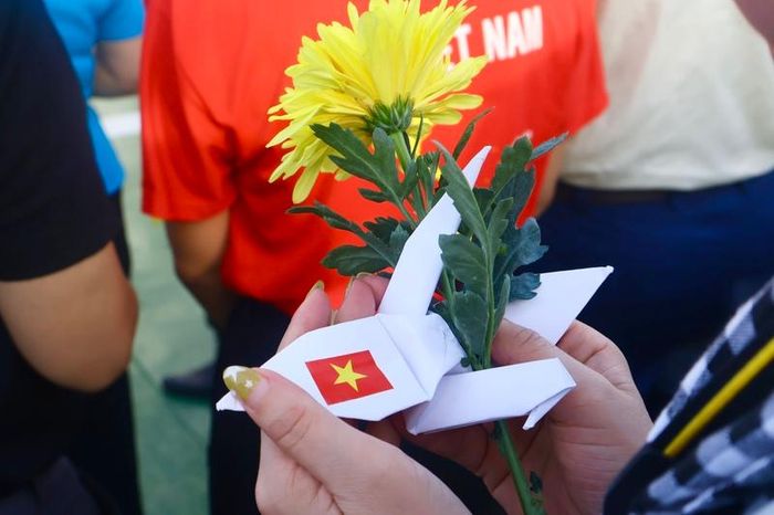 Lễ tưởng niệm diễn ra trong không khí trang nghiêm. Ảnh: Diễm Phúc