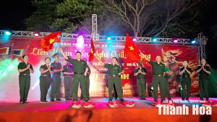 Tiết mục văn nghệ của chi hội CCB thôn Yên Thượng, xã Thắng Lợi tại liên hoan văn nghệ quần chúng.
