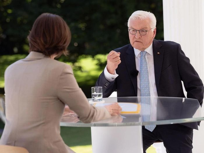 Tổng thống Đức Frank-Walter Steinmeier trả lời phỏng vấn Đài truyền hình ZDF. Ảnh: Tagesschau.
