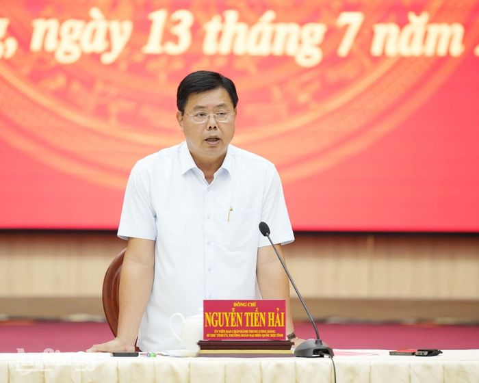 Bí thư Tỉnh ủy An Giang Nguyễn Tiến Hải phát biểu tại buổi làm việc. Ảnh: TÂY HỒ.
