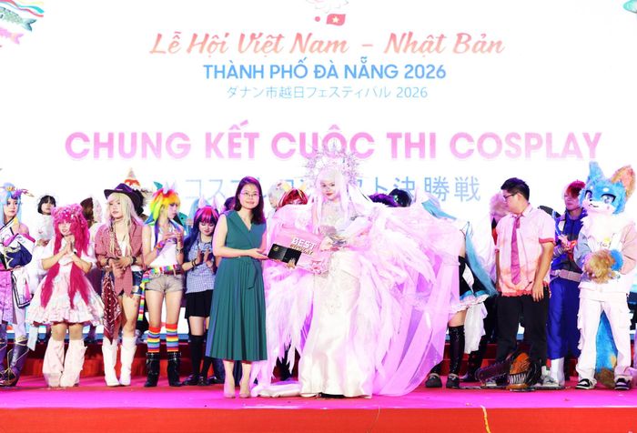Các thí sinh tham gia cuộc thi Cosplay đầu tư công phu cho nhân vật mình hóa trang. Ảnh: NGỌC HÀ