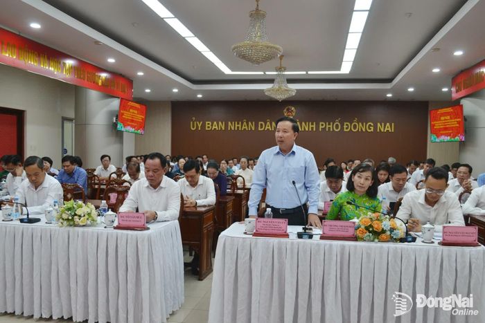 Phó Bí thư Thành ủy, Bí thư Đảng ủy, Chủ tịch UBND thành phố Nguyễn Văn Út chỉ đạo, triển khai nhiệm vụ 6 tháng cuối năm của Đảng bộ UBND thành phố. Ảnh: Phương Hằng