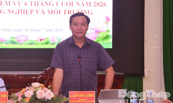 Đồng chí Lê Hà Luân, Tỉnh ủy viên, Giám đốc Sở Nông nghiệp và Môi trường, phát biểu tại hội nghị.