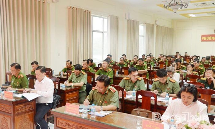 Các đại biểu về dự hội nghị.