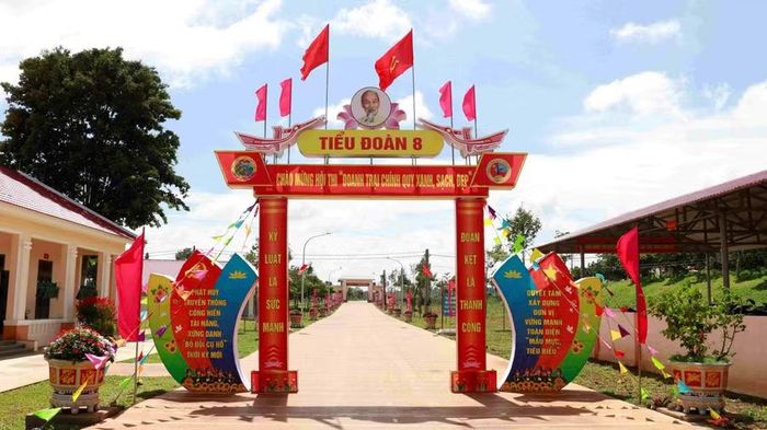  Một góc doanh trại Tiểu đoàn 8 được chỉnh trang khang trang xanh - sạch - đẹp phục vụ hội thi. Ảnh: Quang Hùng 