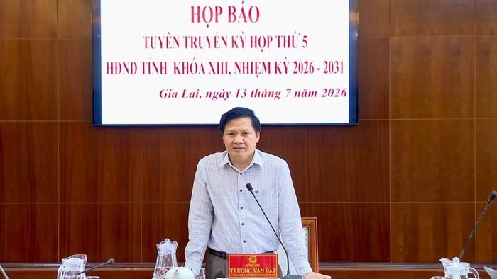 Phó Chủ tịch Thường trực HĐND tỉnh Trương Văn Đạt mong muốn các cơ quan thông tấn, báo chí tập trung tuyên truyền về kỳ họp thứ 5 HĐND tỉnh khóa XIII. Ảnh: Nhật Trường