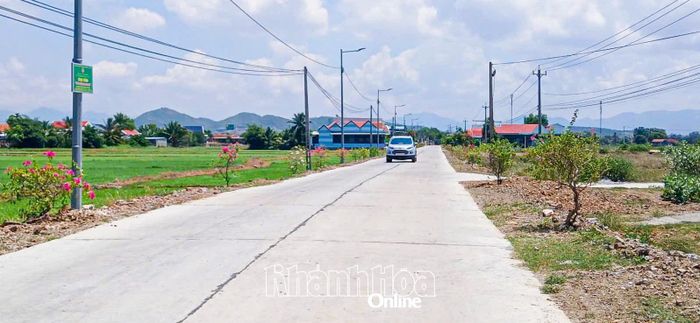 Công trình "Con đường hoa" của xã Hòa Trí vừa được thực hiện.