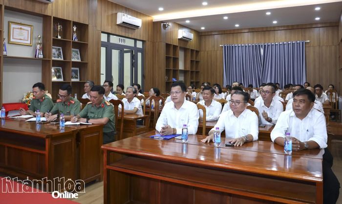 Quang cảnh lễ ra mắt.