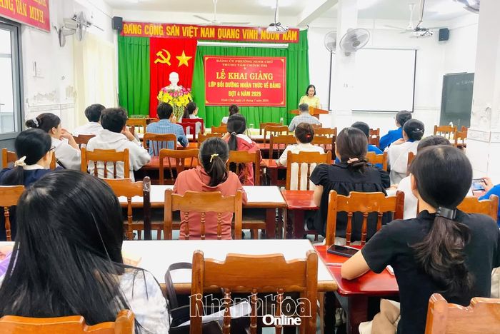 Quang cảnh lễ khai giảng.