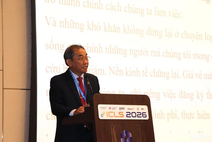 Nhà giáo Nhân dân, Phó Giáo sư, Tiến sĩ Hồ Thanh Phong - Hiệu trưởng Trường Đại học Thái Bình Dương phát biểu khai mạc hội nghị.