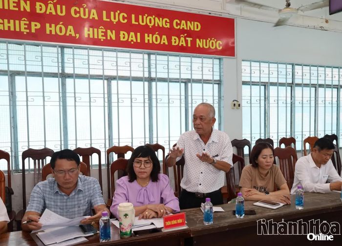 Các nhân chứng lịch sử và người dân cung cấp thông tin liên quan tại hội nghị.