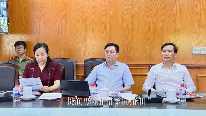 Các đồng chí Ủy viên Ban Thường vụ Tỉnh ủy dự hội nghị.