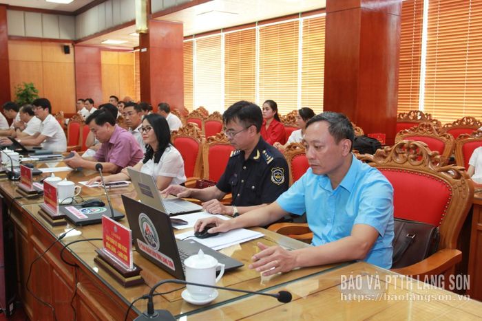 Đại biểu tham dự chương trình