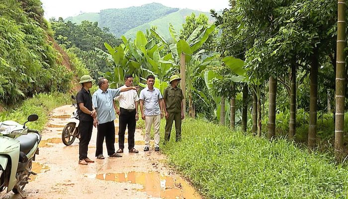Gia đình ông Triệu Văn Tơ, thôn Từ Hiếu, sẵn sàng hiến đất để thực hiện dự án.